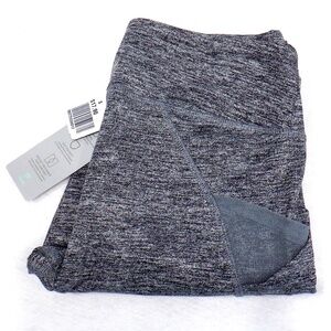 FOREVER 21 Grey Capri Leggings NWT
